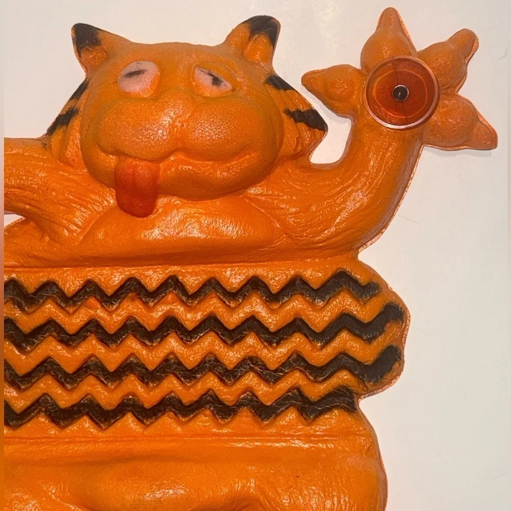 Tire'd Critters Soft window display critter, Cat w/tire marks, halloween